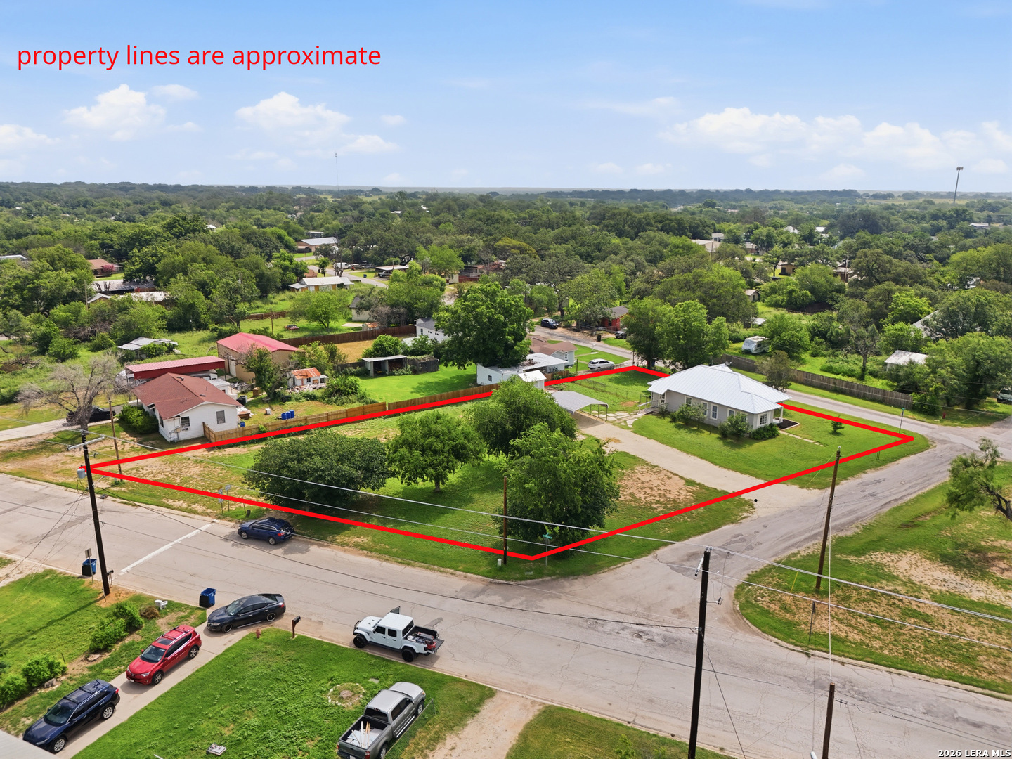600 W Park, Devine, TX, 78016 | 1972363 | Realty Texas LLC