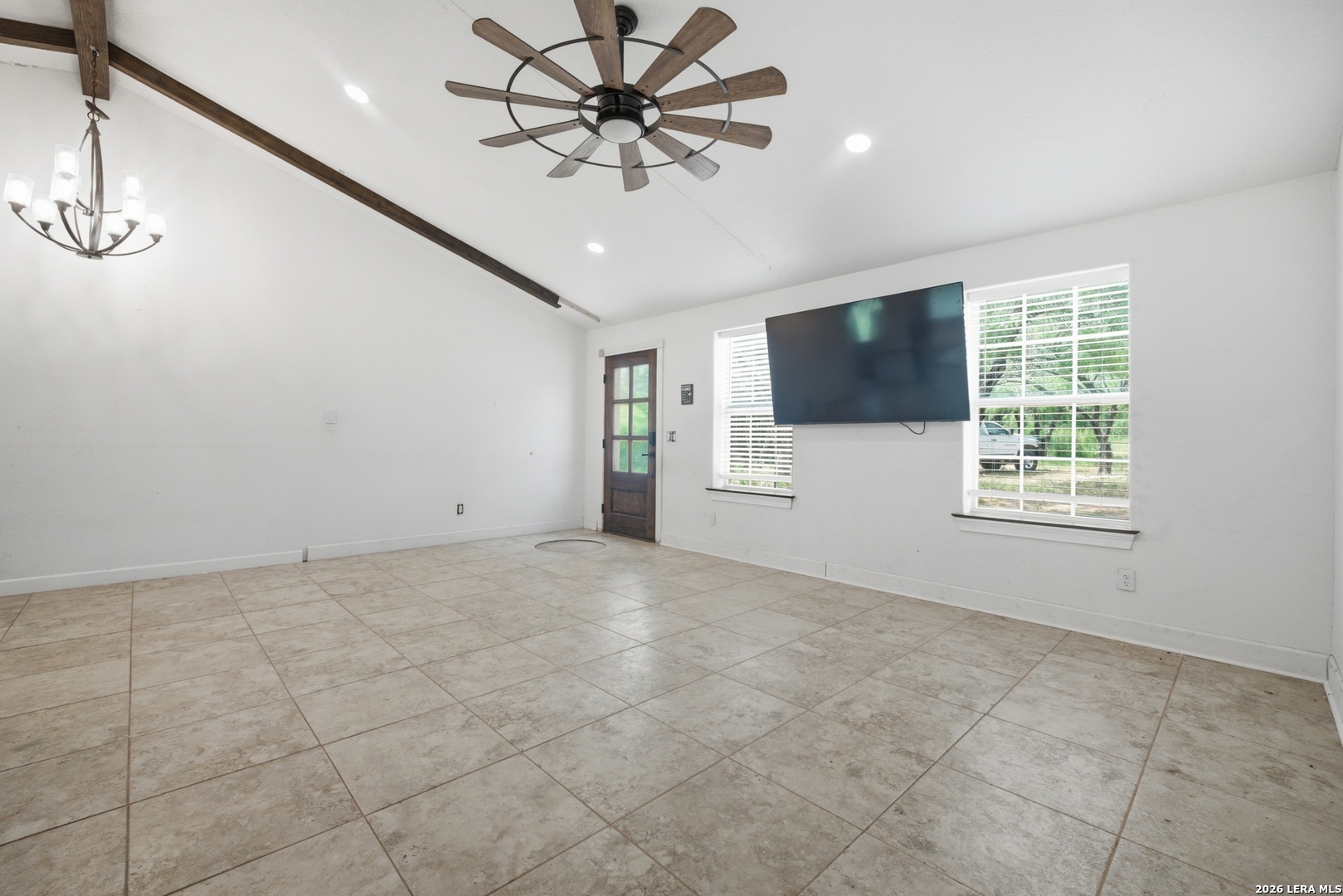 909 County Road 669, Devine, TX, 78016 | 1992859 | Realty Texas LLC