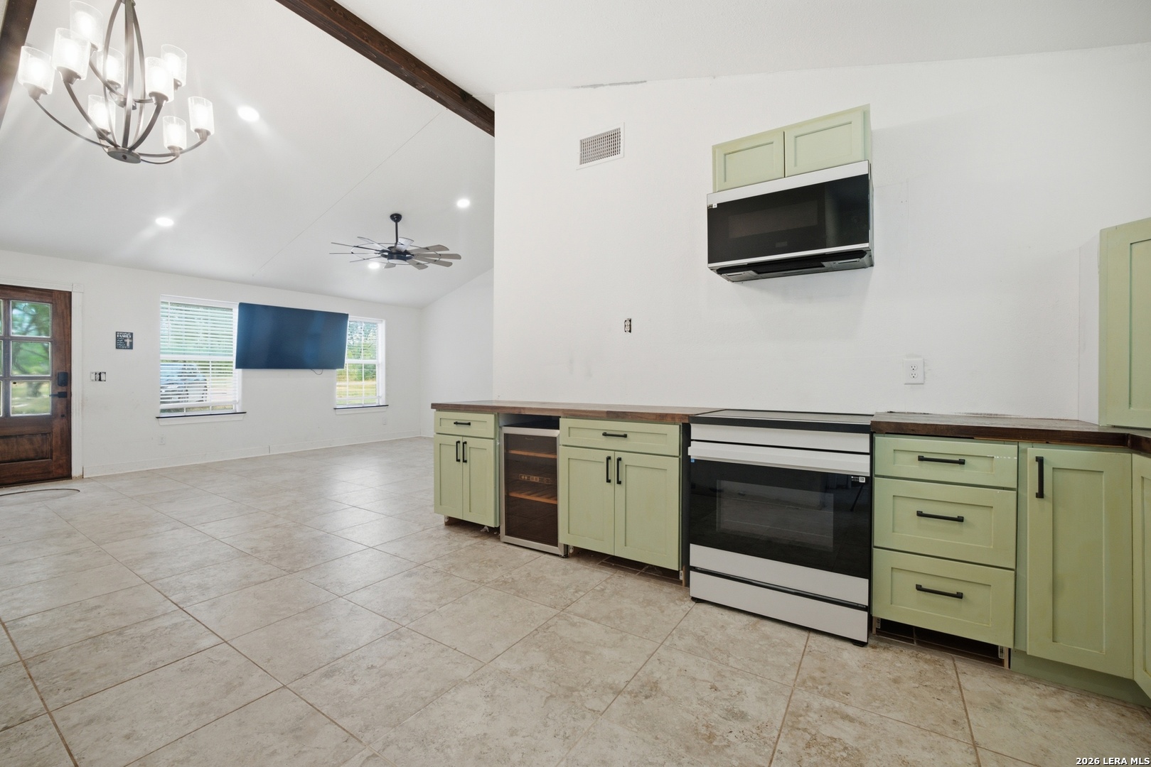 909 County Road 669, Devine, TX, 78016 | 1992859 | Realty Texas LLC