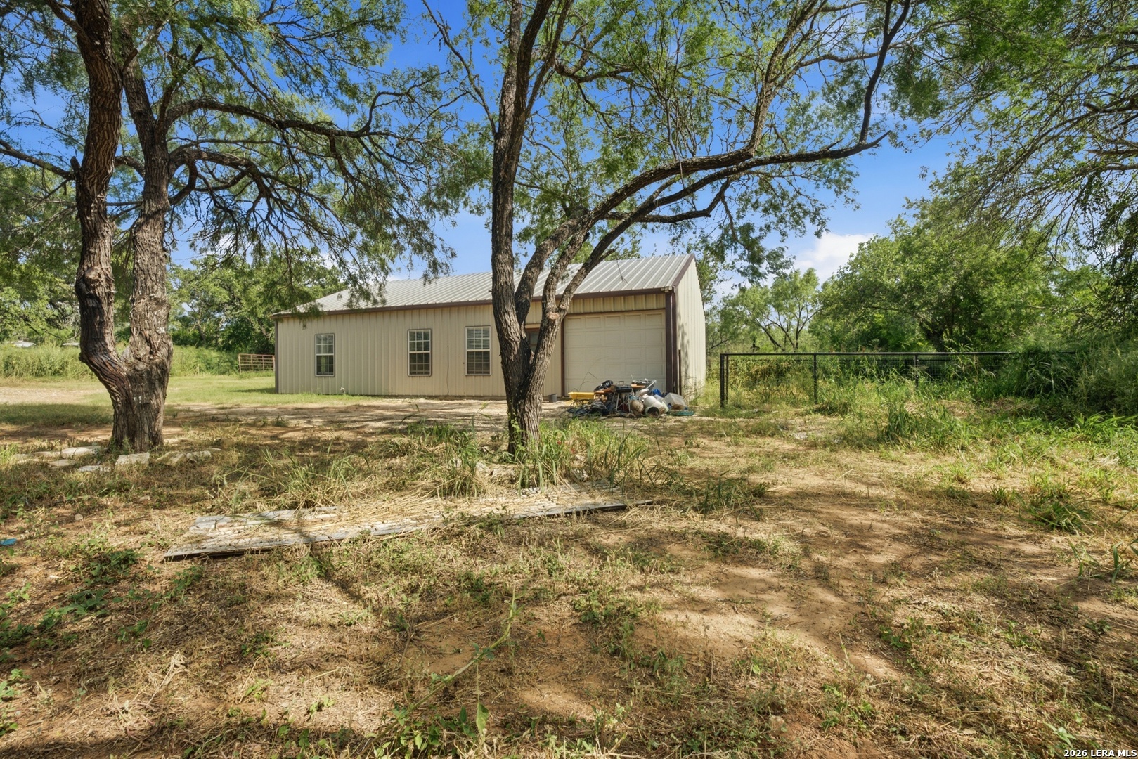 909 County Road 669, Devine, TX, 78016 | 1992859 | Realty Texas LLC