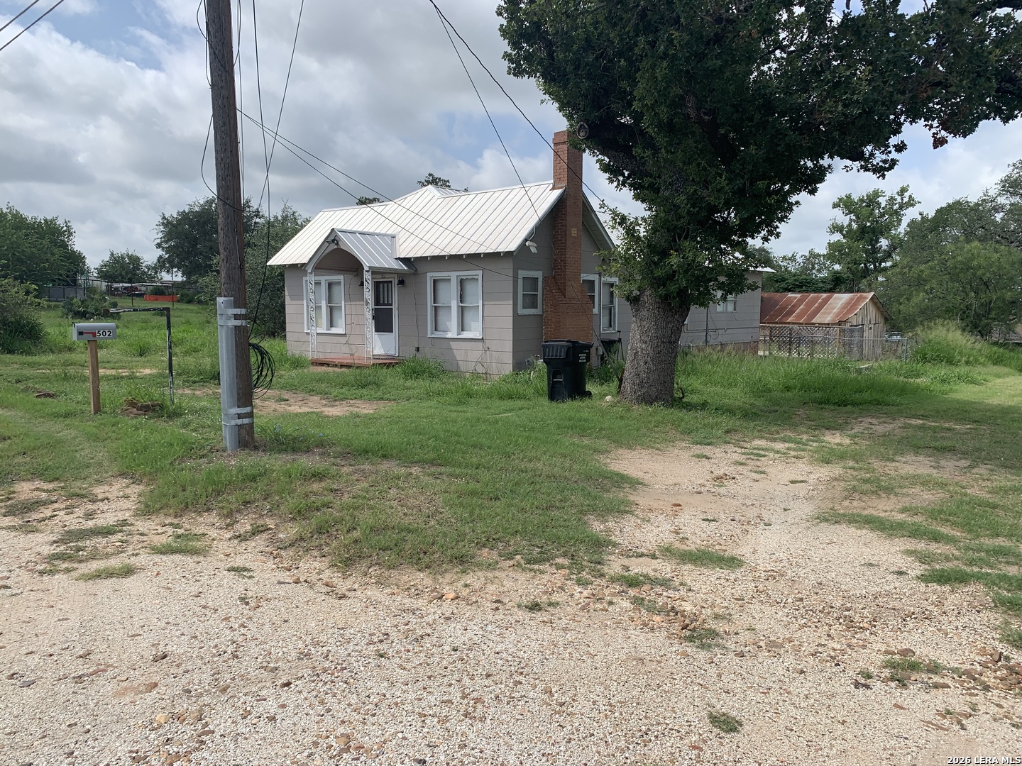 502 Bowman Ave, Devine, TX, 78016 | 1995385 | Realty Texas LLC