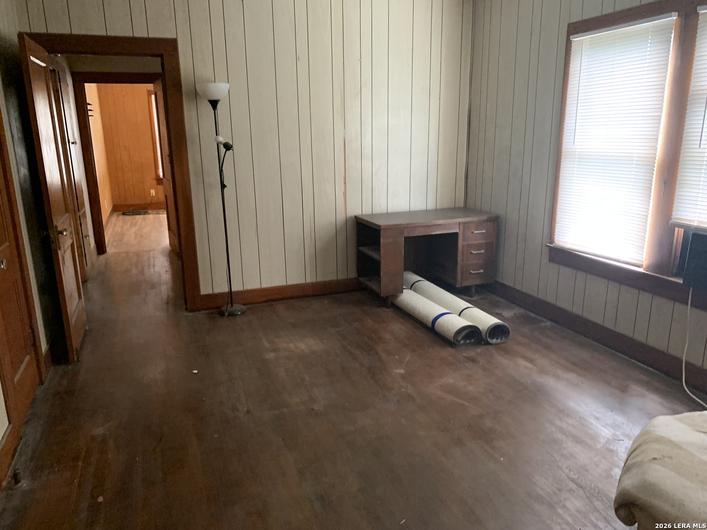 502 Bowman Ave, Devine, TX, 78016 | 1995385 | Realty Texas LLC