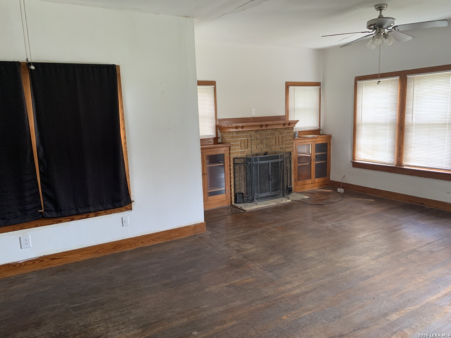 502 Bowman Ave, Devine, TX, 78016 | 1995385 | Realty Texas LLC