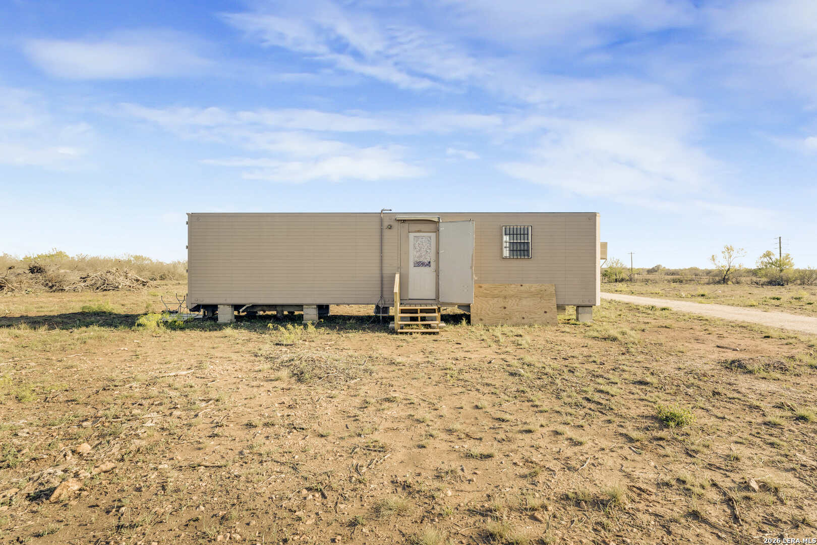 2811 cr 467, Devine, TX, 78016 | 1995579 | Realty Texas LLC