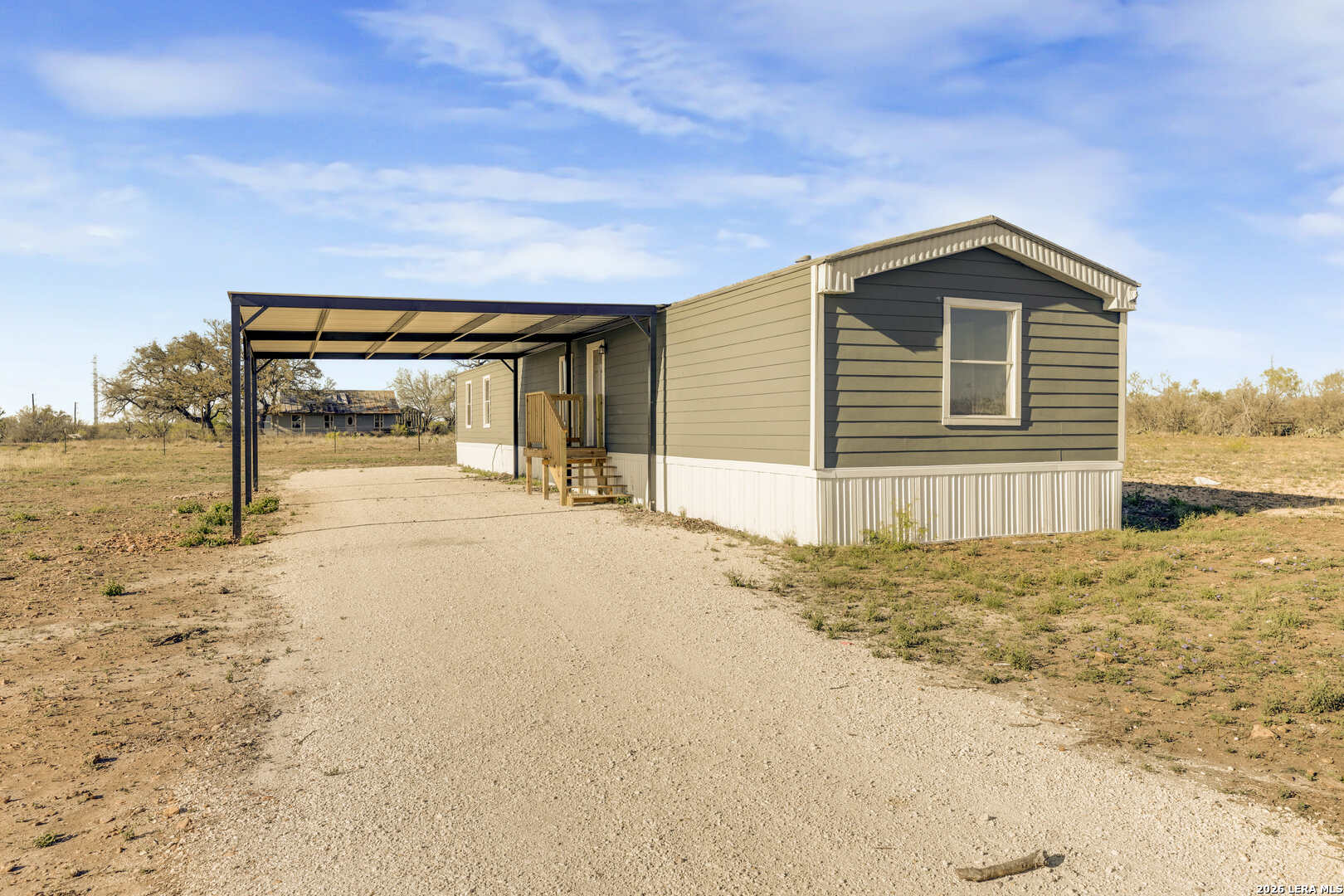 2811 cr 467, Devine, TX, 78016 | 1995579 | Realty Texas LLC