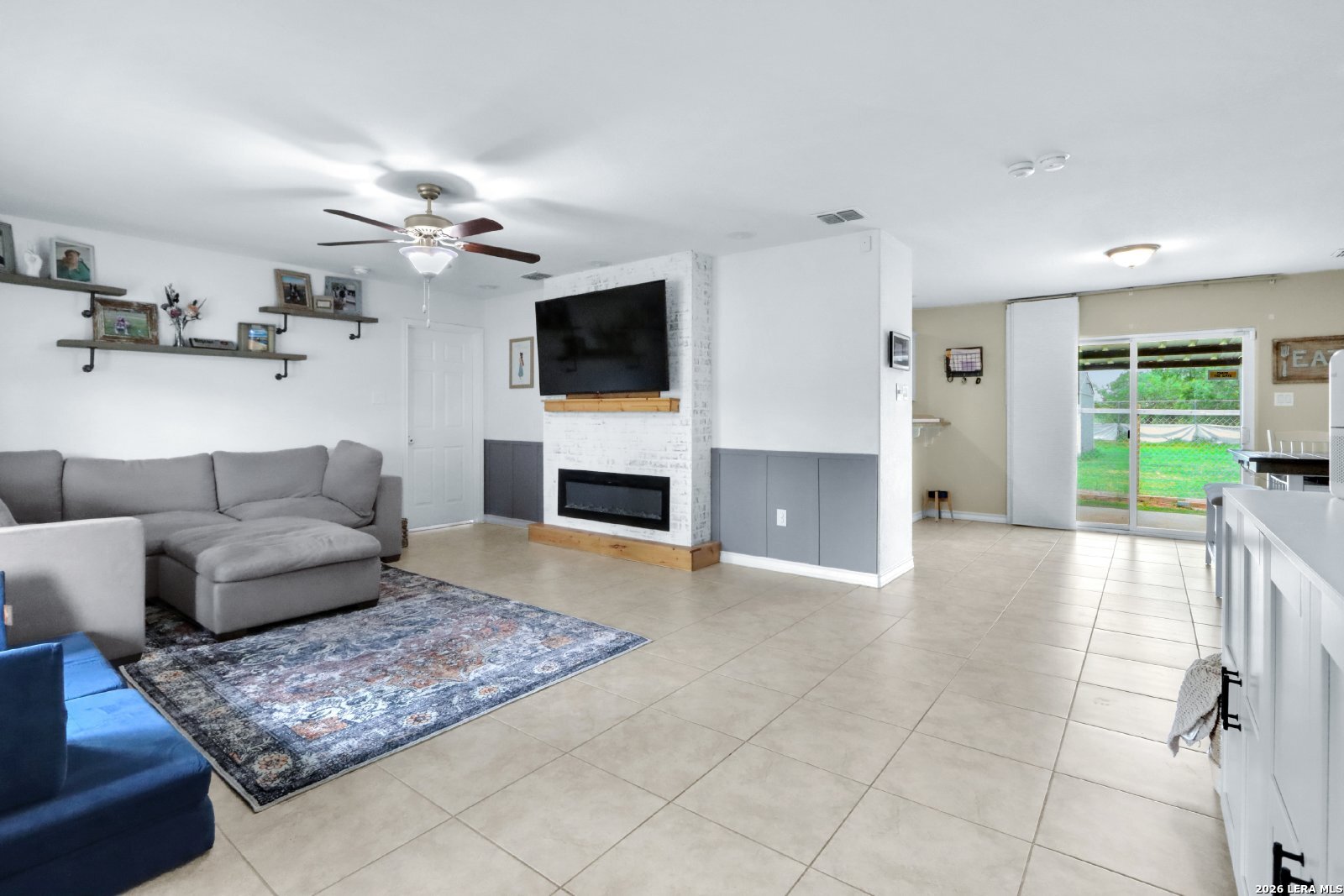 20051 SENIOR RD, Von Ormy, TX, 78073 | 2000411 | Realty Texas LLC
