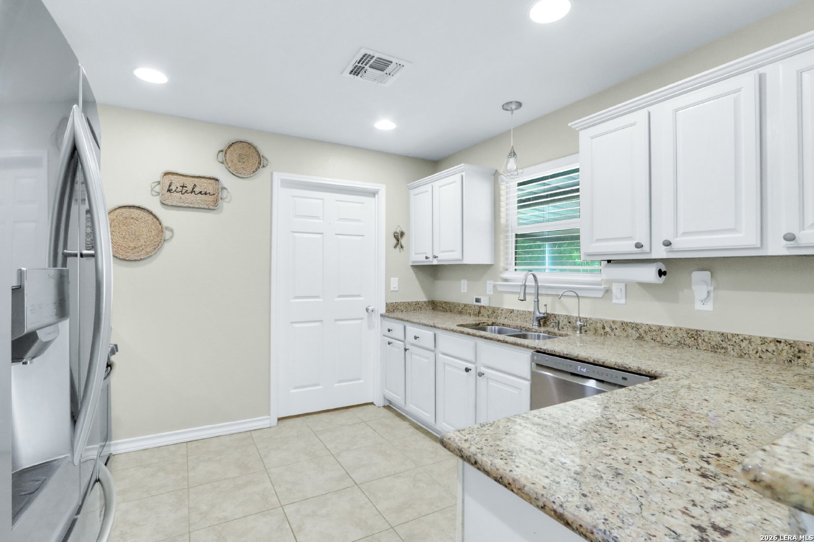20051 SENIOR RD, Von Ormy, TX, 78073 | 2000411 | Realty Texas LLC