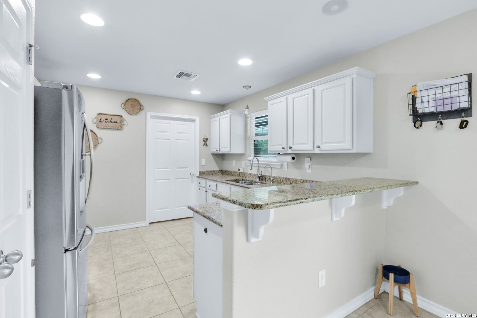 20051 SENIOR RD, Von Ormy, TX, 78073 | 2000411 | Realty Texas LLC