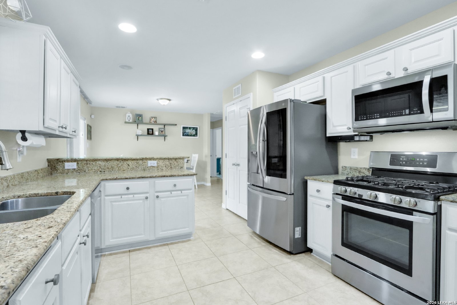 20051 SENIOR RD, Von Ormy, TX, 78073 | 2000411 | Realty Texas LLC