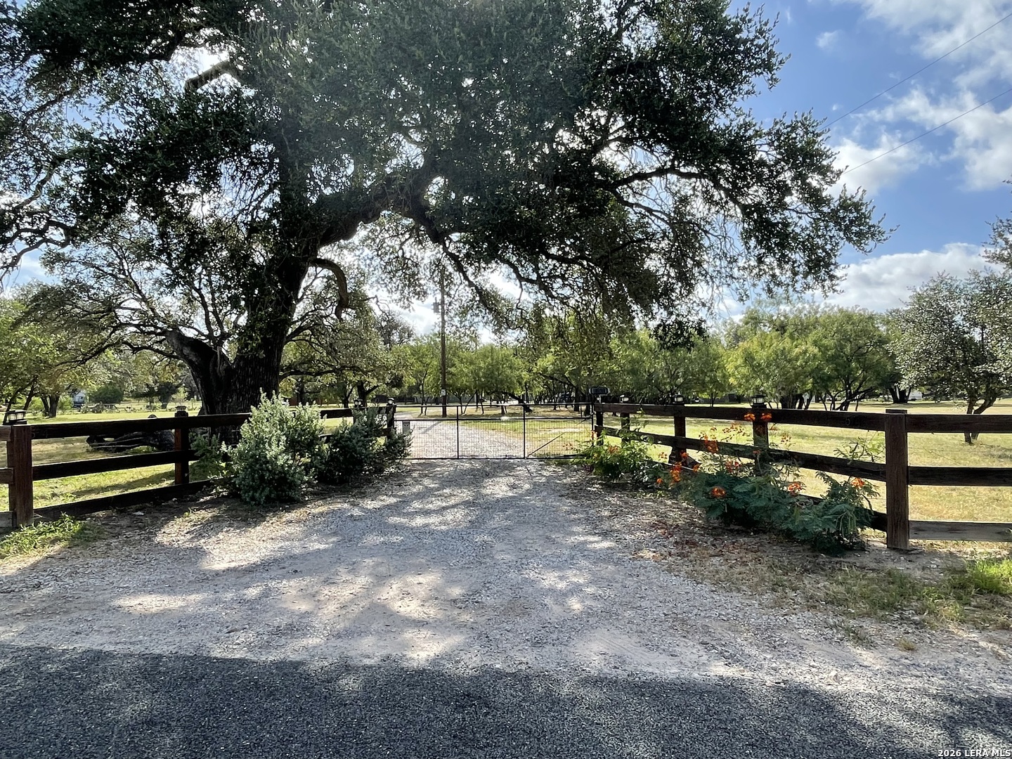 574 County Road 660, Devine, TX, 78016 | 2007154 | Realty Texas LLC