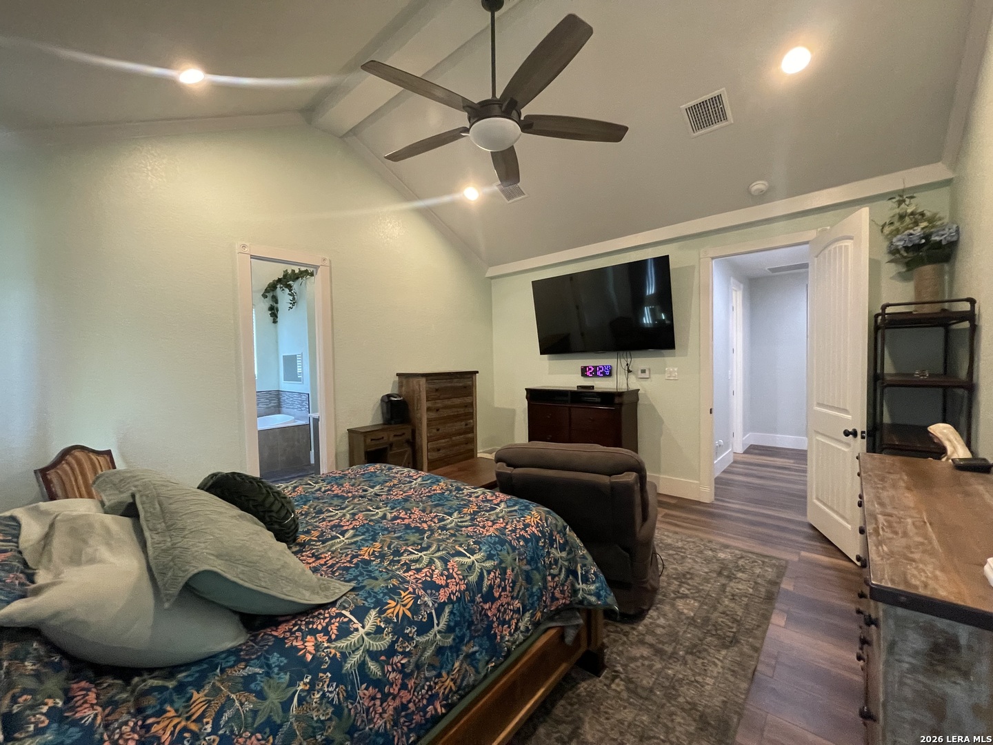 574 County Road 660, Devine, TX, 78016 | 2007154 | Realty Texas LLC
