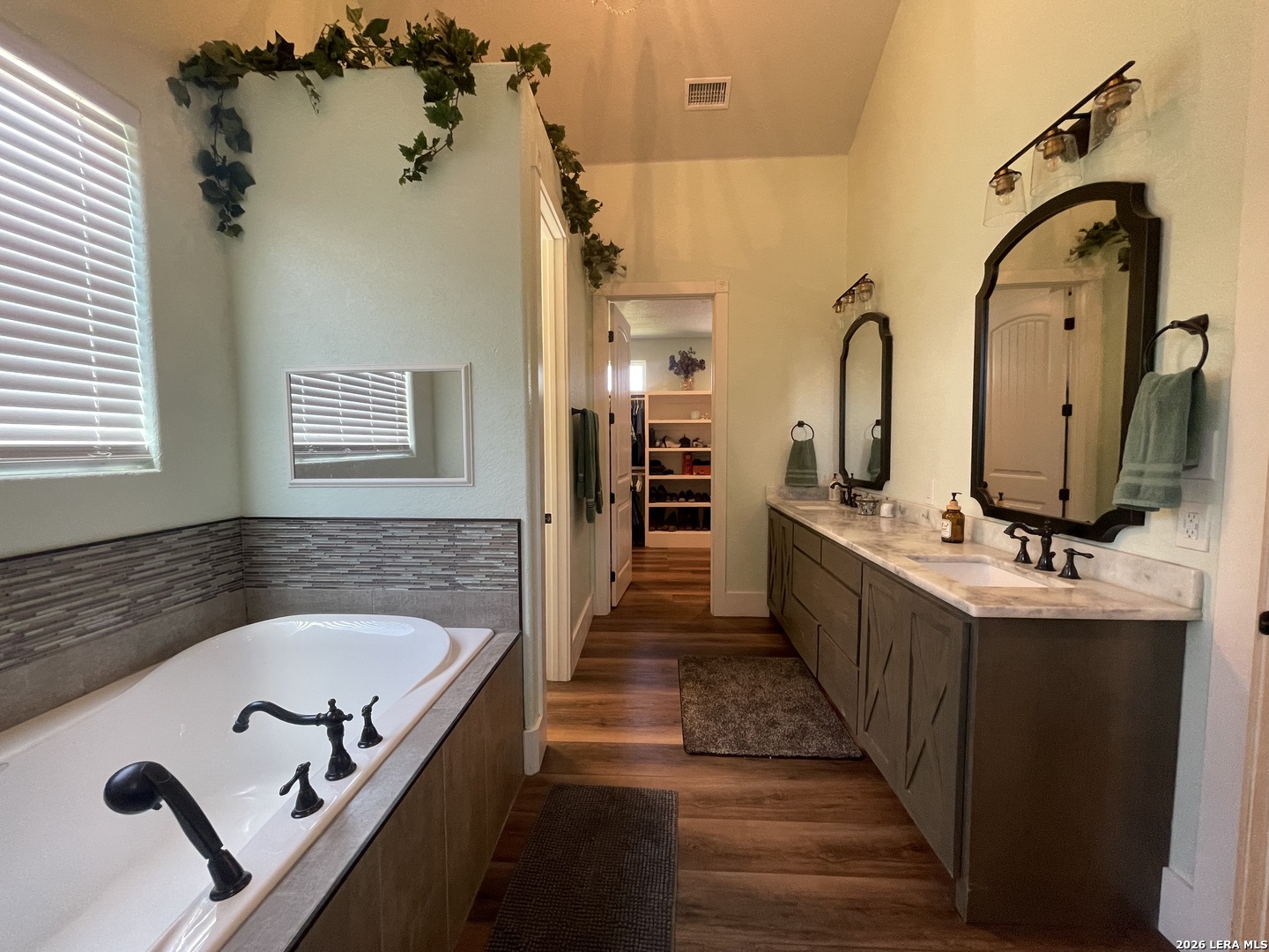 574 County Road 660, Devine, TX, 78016 | 2007154 | Realty Texas LLC