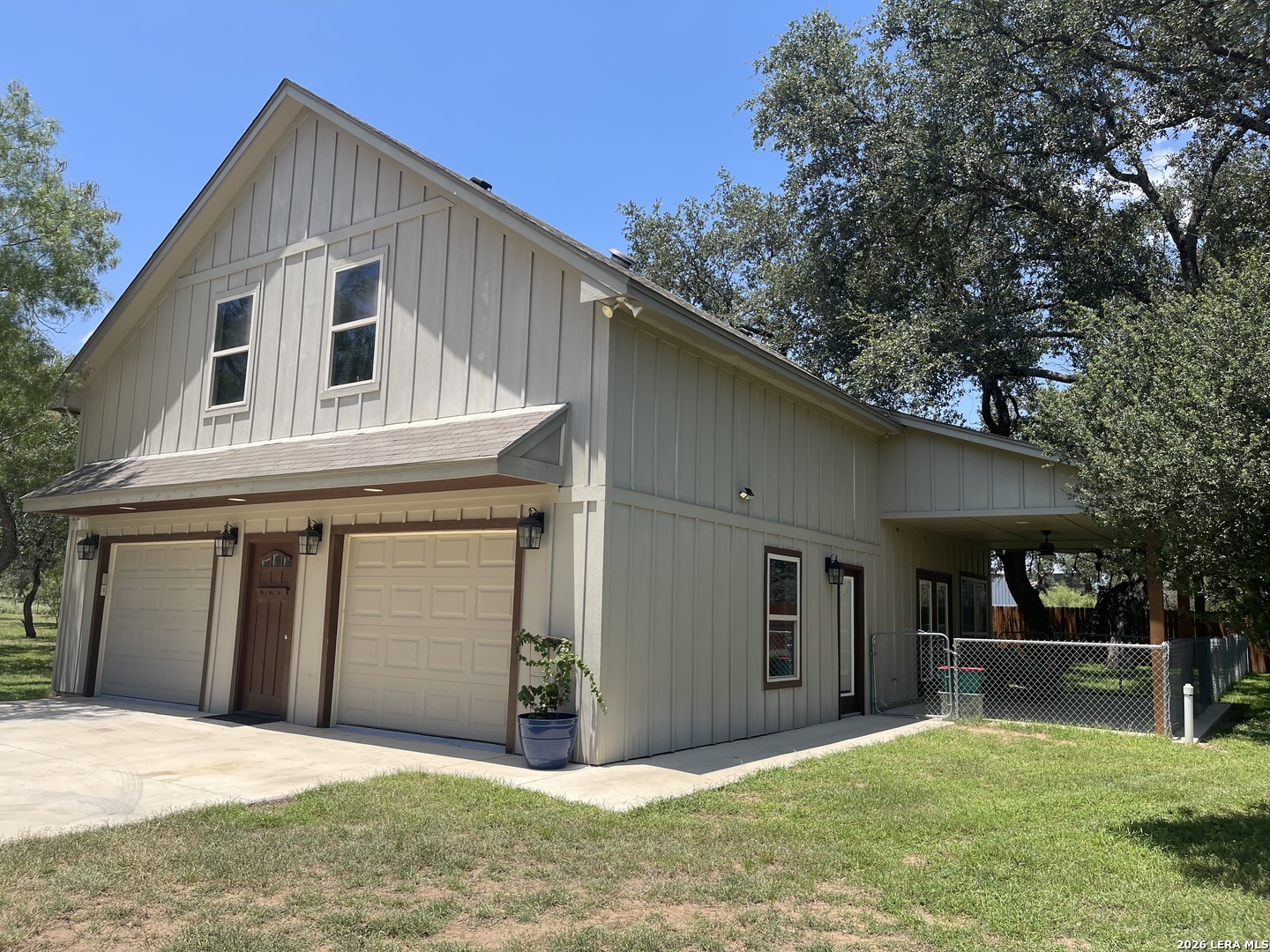 574 County Road 660, Devine, TX, 78016 | 2007154 | Realty Texas LLC
