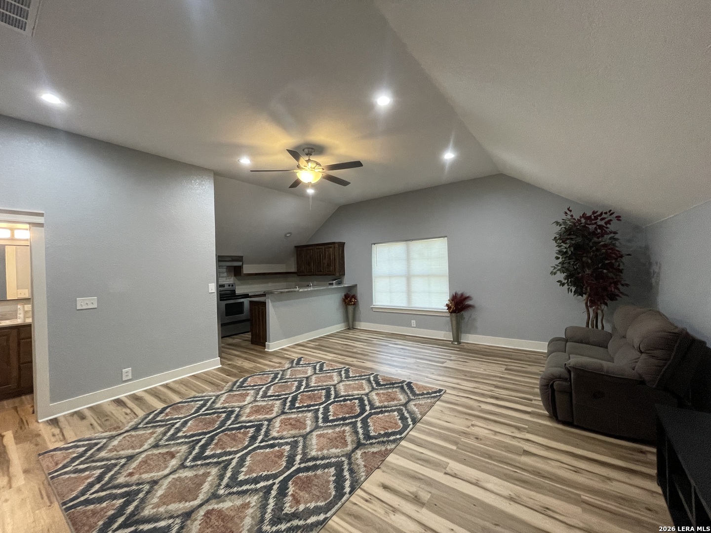 574 County Road 660, Devine, TX, 78016 | 2007154 | Realty Texas LLC