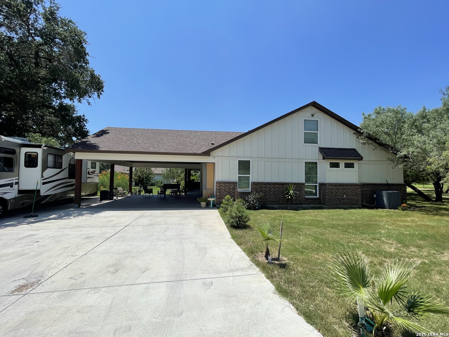 574 County Road 660, Devine, TX, 78016 | 2007154 | Realty Texas LLC