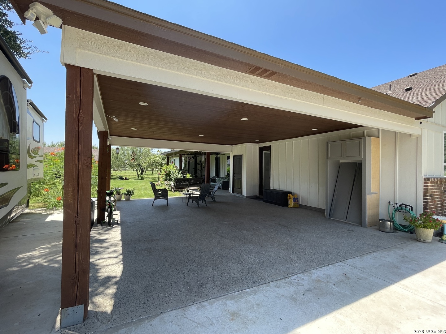 574 County Road 660, Devine, TX, 78016 | 2007154 | Realty Texas LLC