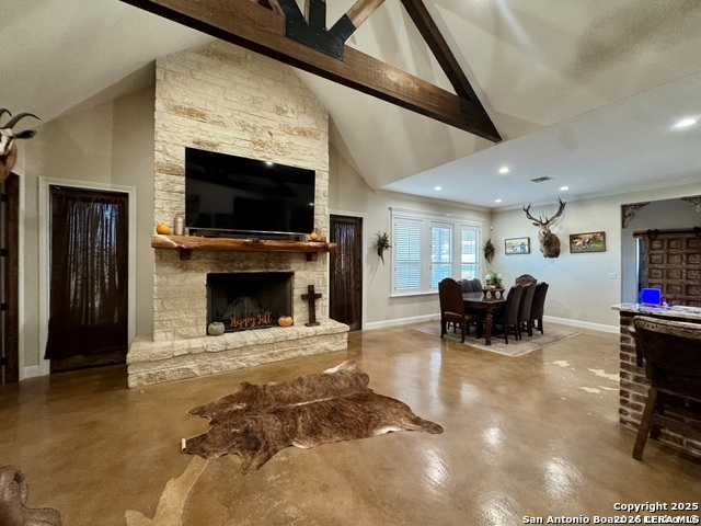 16489 Fm 472, Devine, TX, 78016 | 2007902 | Realty Texas LLC