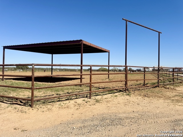 16489 Fm 472, Devine, TX, 78016 | 2007902 | Realty Texas LLC