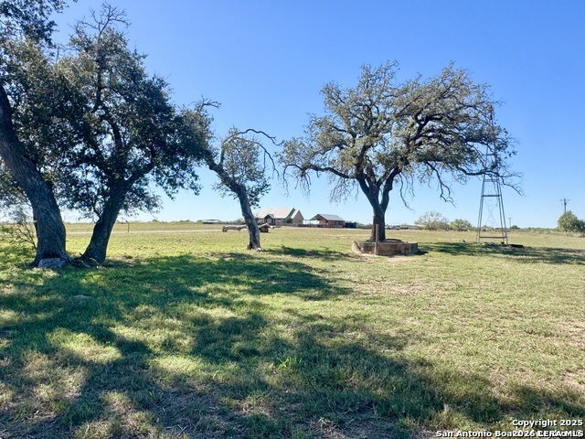 16489 Fm 472, Devine, TX, 78016 | 2007902 | Realty Texas LLC
