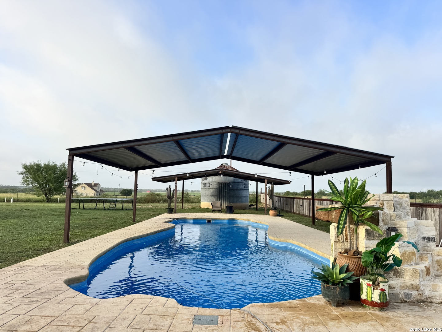 16489 Fm 472, Devine, TX, 78016 | 2007902 | Realty Texas LLC