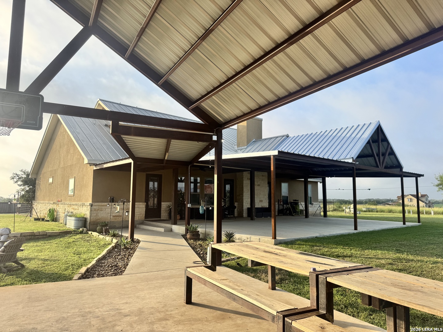 16489 Fm 472, Devine, TX, 78016 | 2007902 | Realty Texas LLC