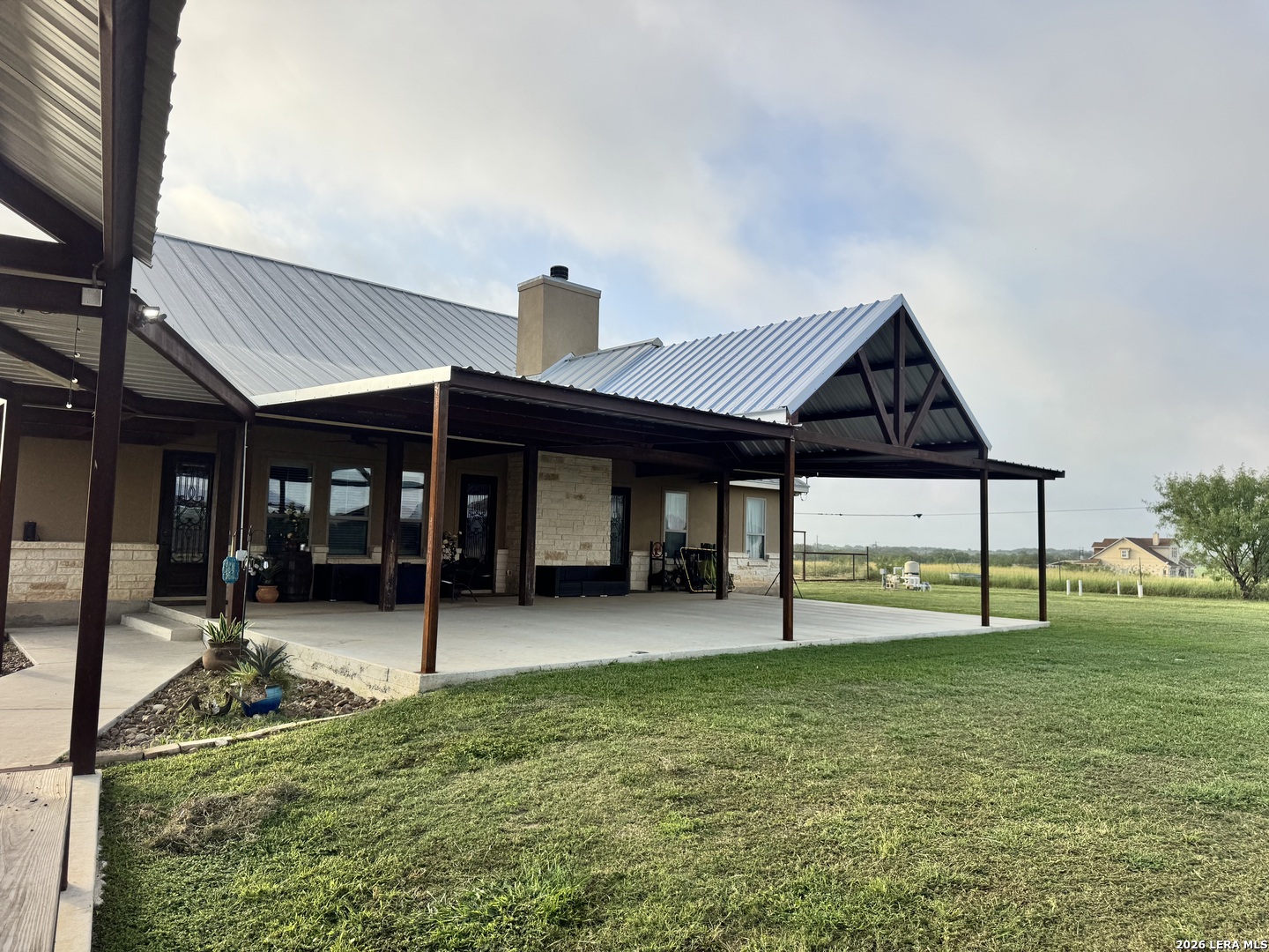 16489 Fm 472, Devine, TX, 78016 | 2007902 | Realty Texas LLC