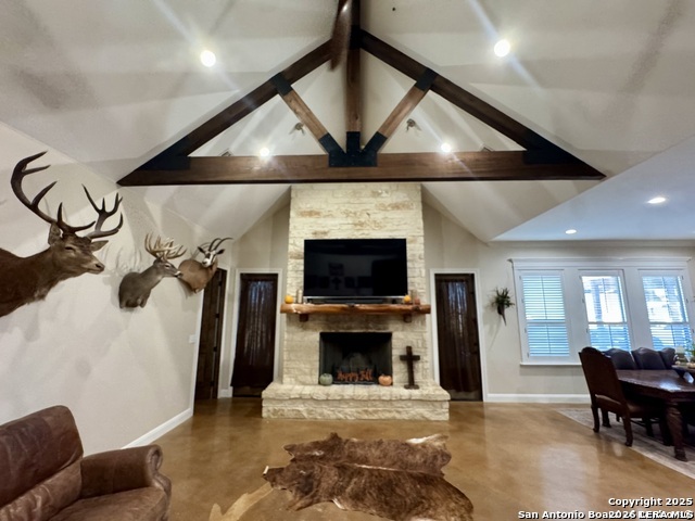 16489 Fm 472, Devine, TX, 78016 | 2007902 | Realty Texas LLC