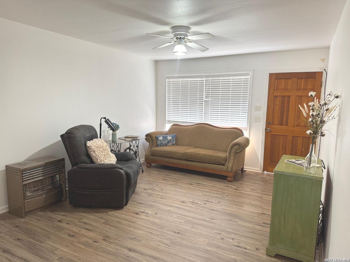 604 Mockingbird, Devine, TX, 78016 | 2009326 | Realty Texas LLC