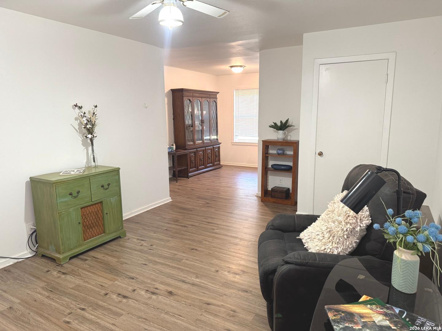 604 Mockingbird, Devine, TX, 78016 | 2009326 | Realty Texas LLC