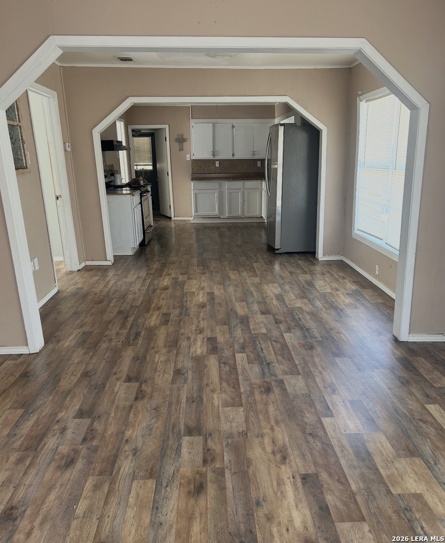 504 E Hondo, Devine, TX, 78016 | 2011650 | Realty Texas LLC