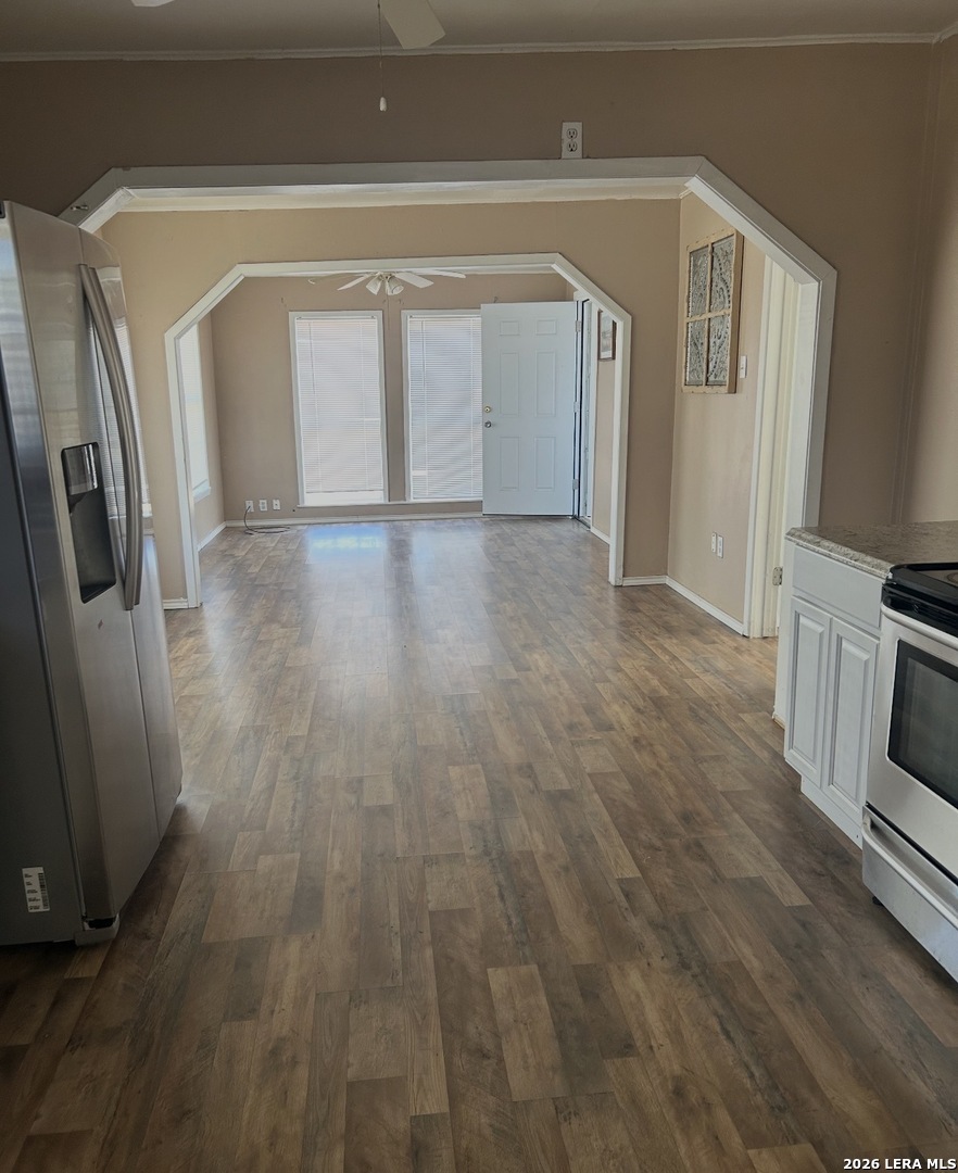 504 E Hondo, Devine, TX, 78016 | 2011650 | Realty Texas LLC