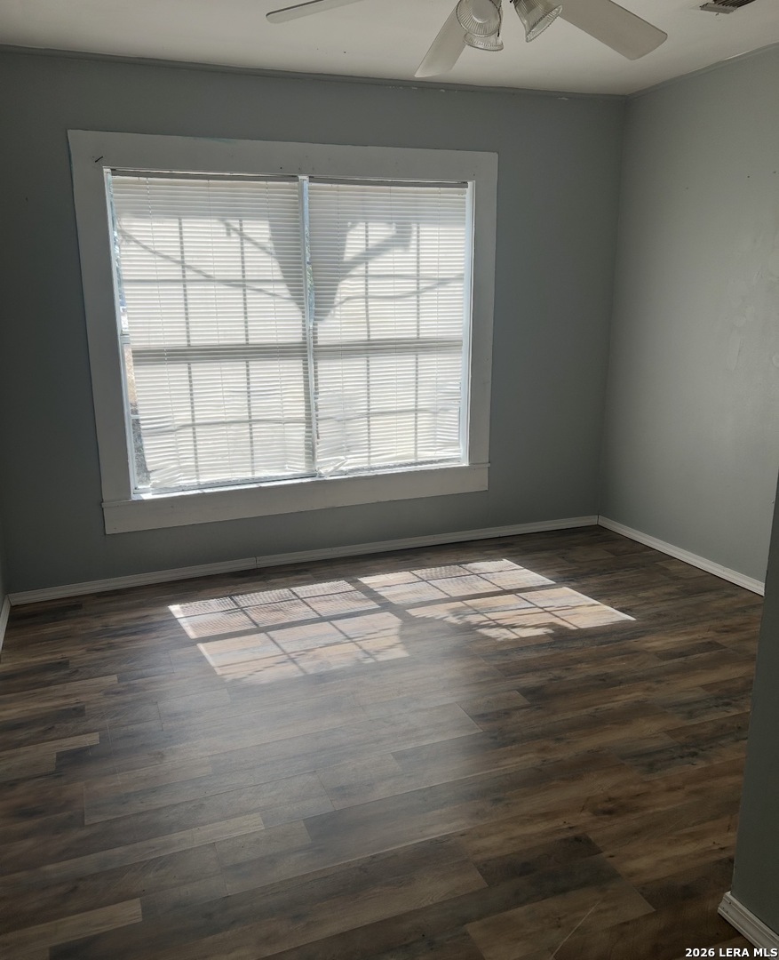 504 E Hondo, Devine, TX, 78016 | 2011650 | Realty Texas LLC