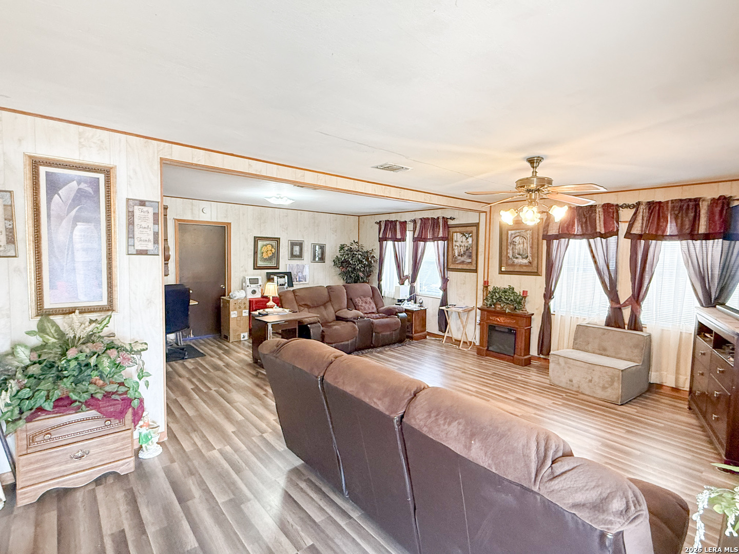 110 RENFRO DR, Devine, TX, 78016 | 2013248 | Realty Texas LLC
