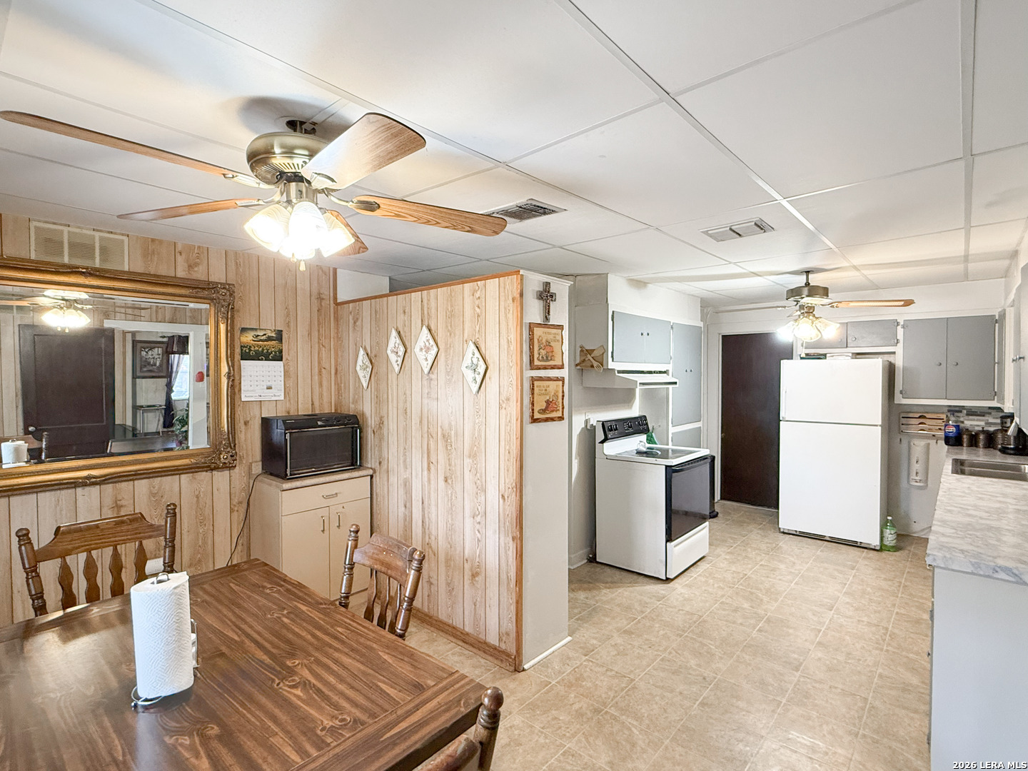 110 RENFRO DR, Devine, TX, 78016 | 2013248 | Realty Texas LLC