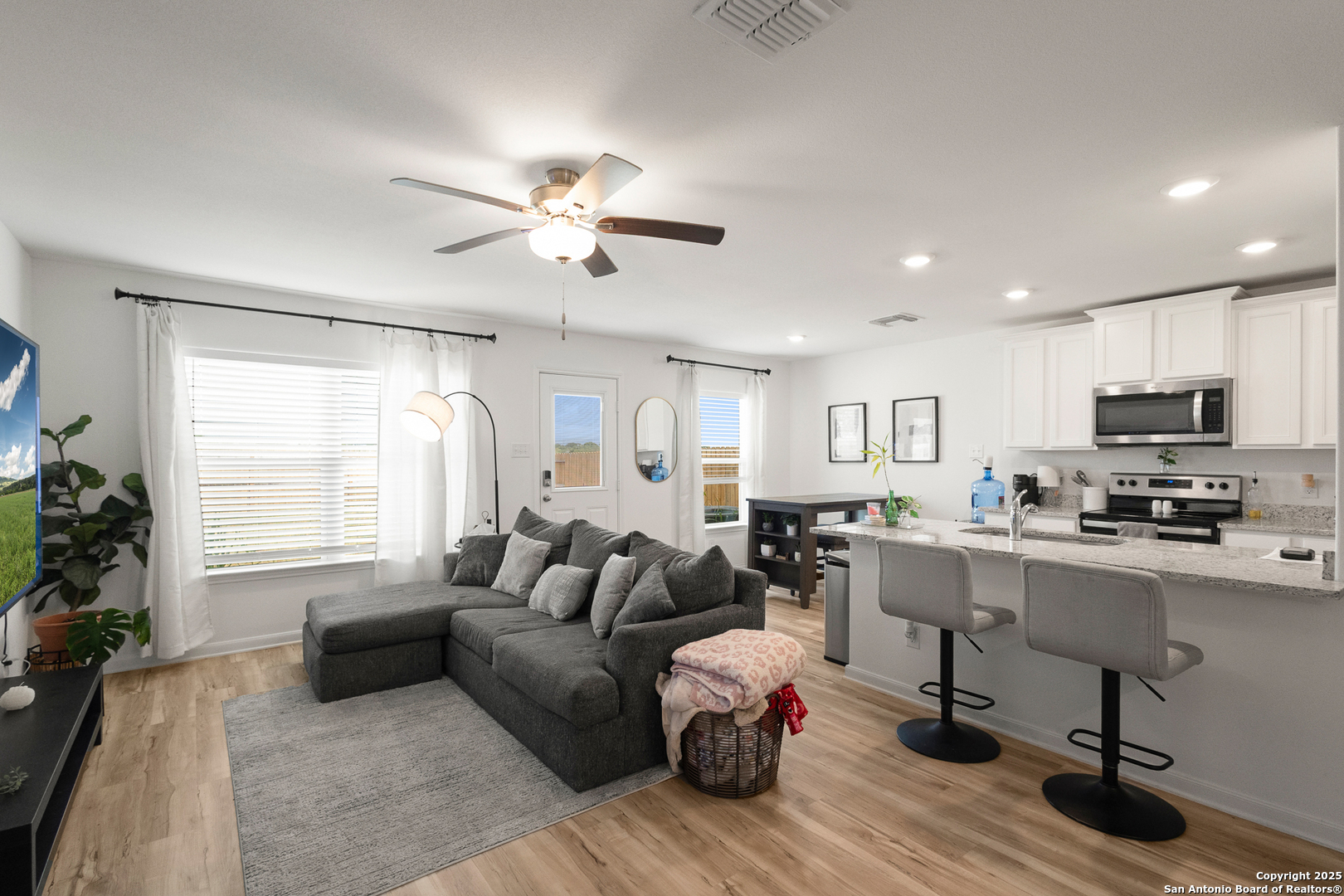 16025 DICKENS BLF, Lytle, TX, 78052 | 2013342 | Realty Texas LLC