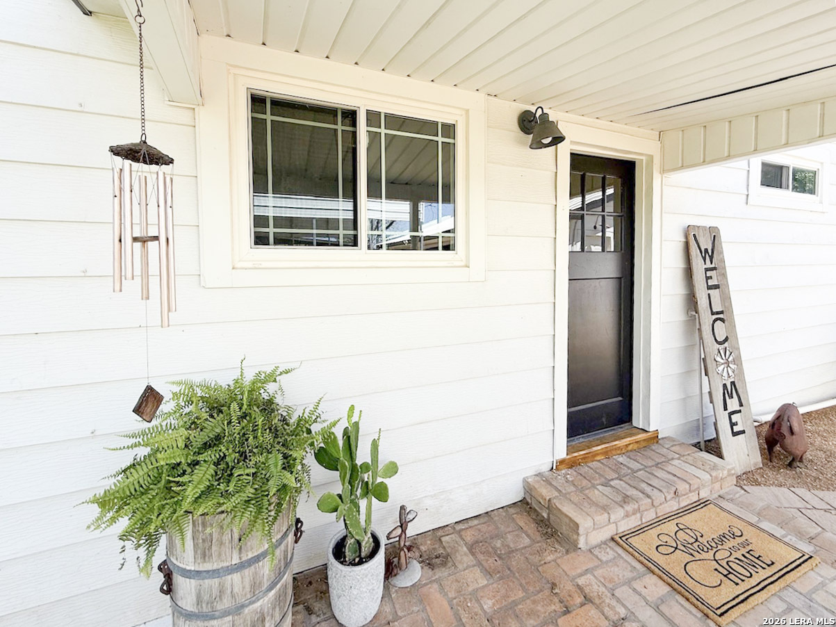 901 ZIG ZAG AVE, Devine, TX, 78016 | 2013905 | Realty Texas LLC