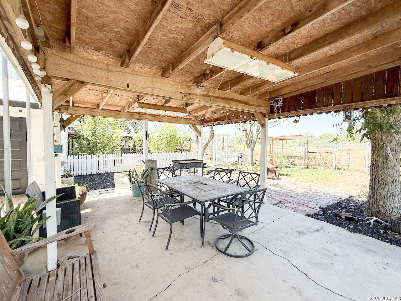901 ZIG ZAG AVE, Devine, TX, 78016 | 2013905 | Realty Texas LLC