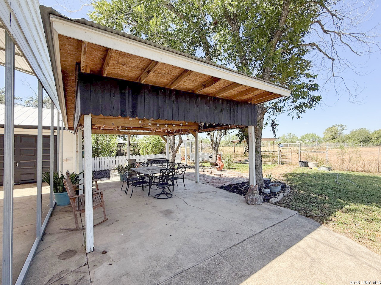 901 ZIG ZAG AVE, Devine, TX, 78016 | 2013905 | Realty Texas LLC