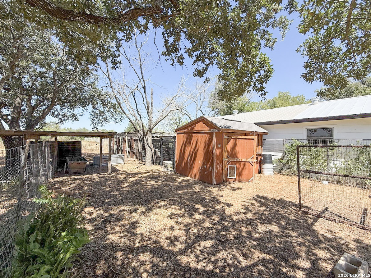 901 ZIG ZAG AVE, Devine, TX, 78016 | 2013905 | Realty Texas LLC