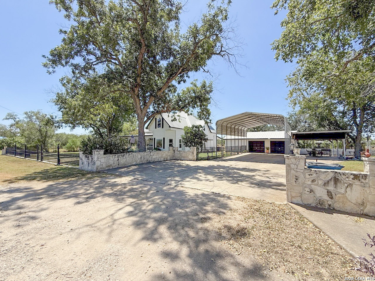 901 ZIG ZAG AVE, Devine, TX, 78016 | 2013905 | Realty Texas LLC