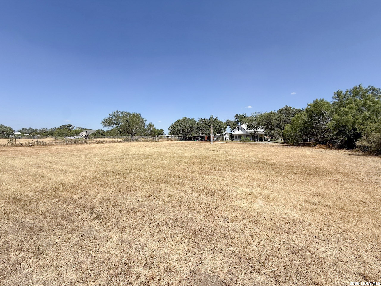901 ZIG ZAG AVE, Devine, TX, 78016 | 2013905 | Realty Texas LLC