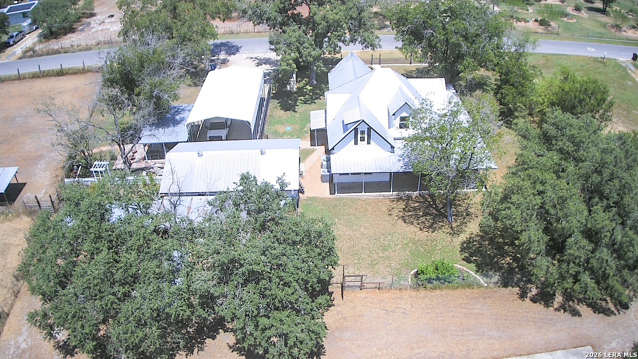 901 ZIG ZAG AVE, Devine, TX, 78016 | 2013905 | Realty Texas LLC