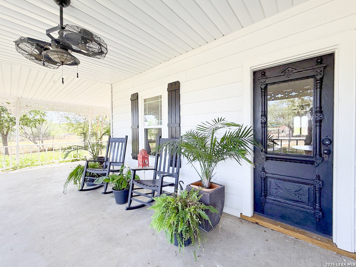 901 ZIG ZAG AVE, Devine, TX, 78016 | 2013905 | Realty Texas LLC