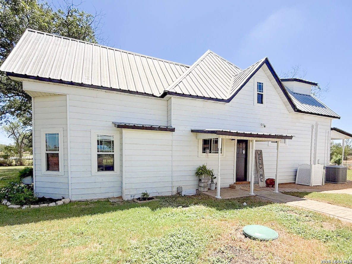 901 ZIG ZAG AVE, Devine, TX, 78016 | 2013921 | Realty Texas LLC