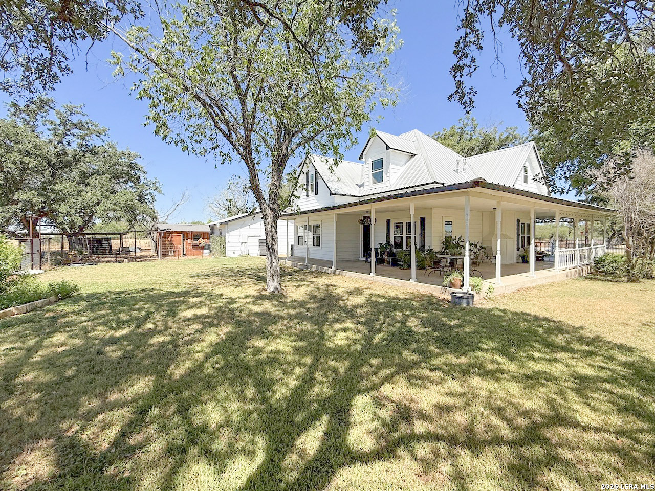 901 ZIG ZAG AVE, Devine, TX, 78016 | 2013921 | Realty Texas LLC