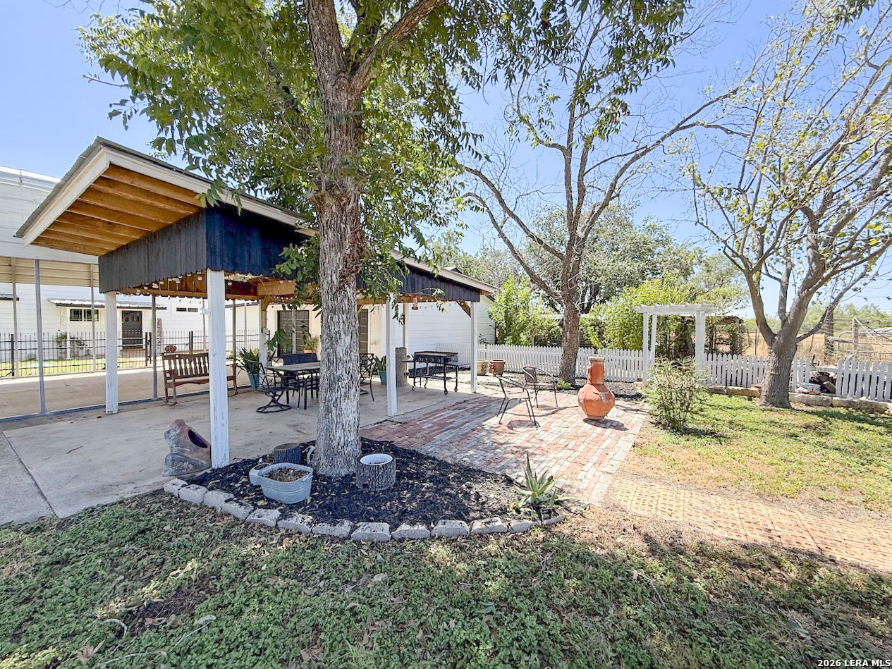 901 ZIG ZAG AVE, Devine, TX, 78016 | 2013921 | Realty Texas LLC