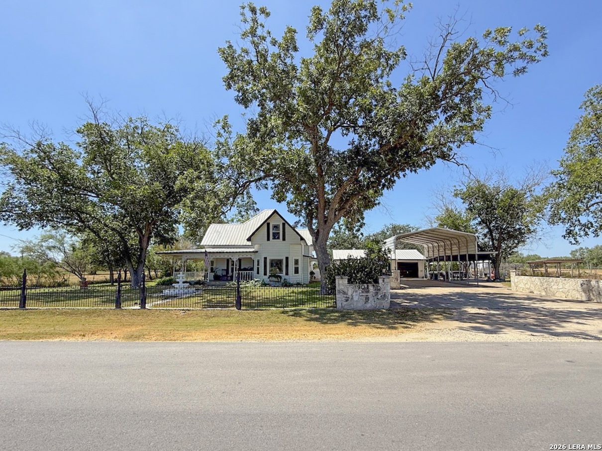 901 ZIG ZAG AVE, Devine, TX, 78016 | 2013921 | Realty Texas LLC