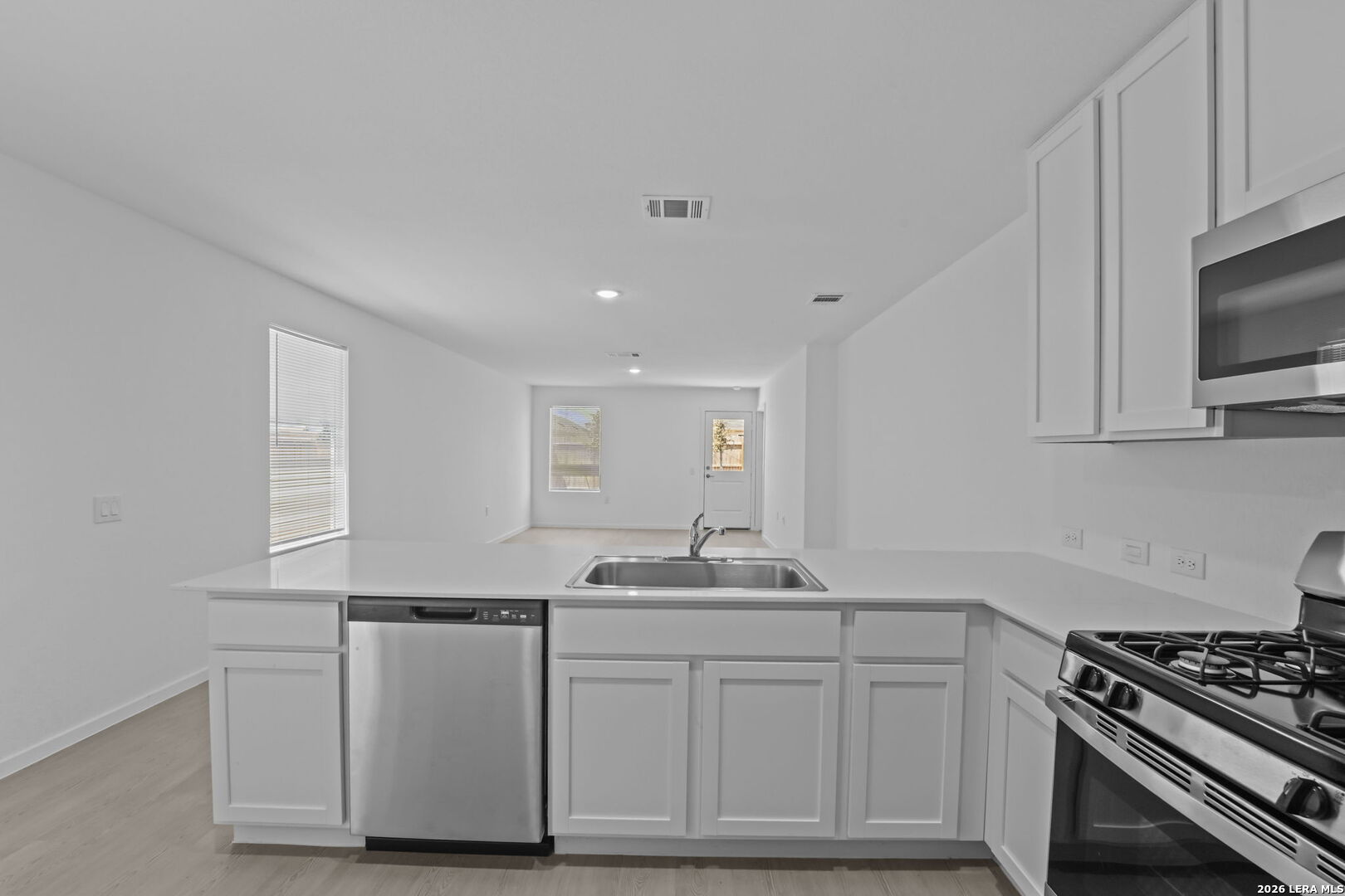 6051 Skipping Way, Von Ormy, TX, 78073 | 2014350 | Realty Texas LLC
