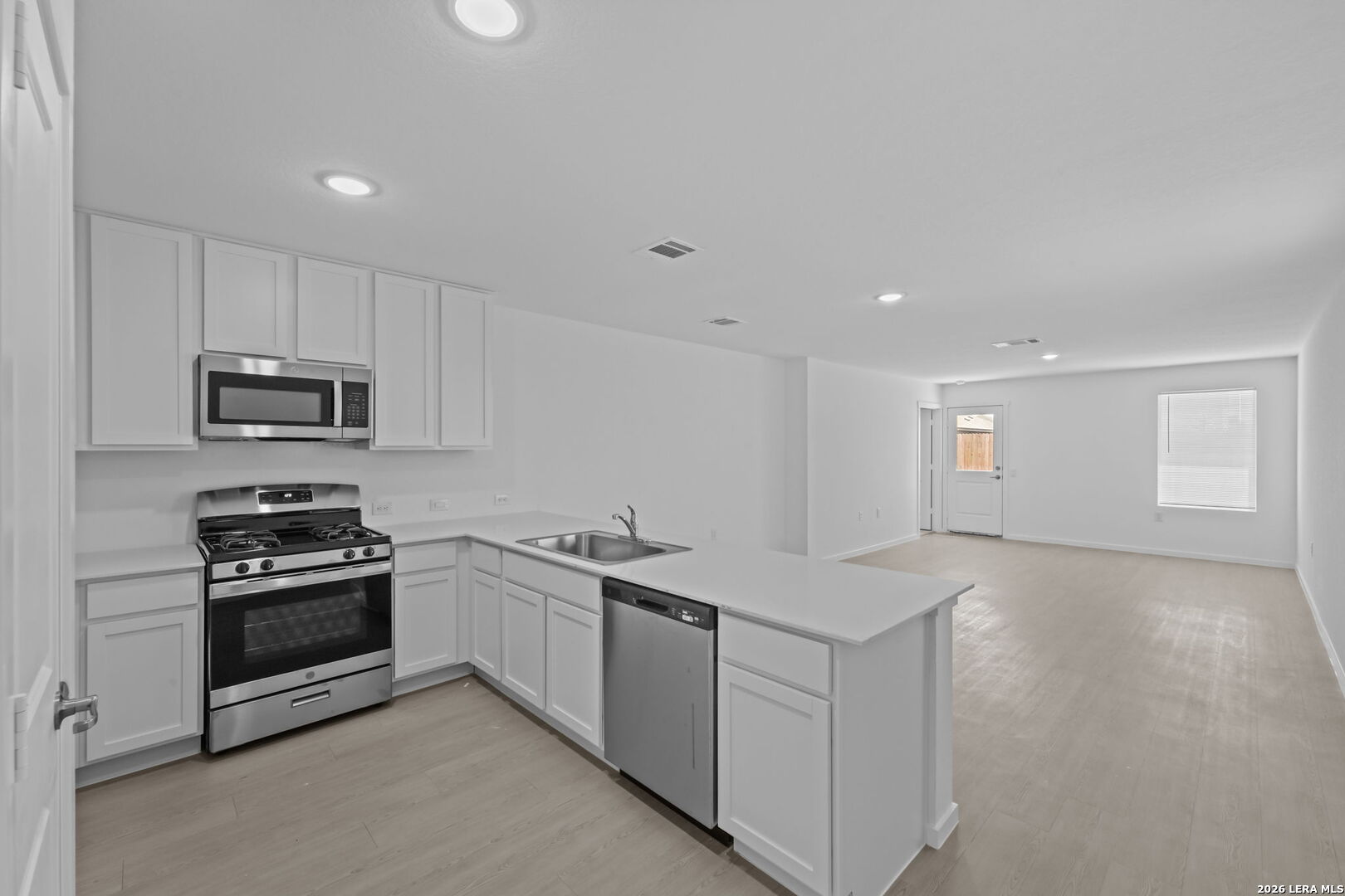 6050 Remember Way, Von Ormy, TX, 78073 | 2014365 | Realty Texas LLC