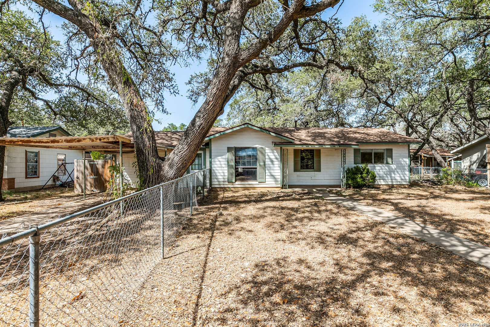 304A Fox Run, Devine, TX, 78016 | 2016003 | Realty Texas LLC